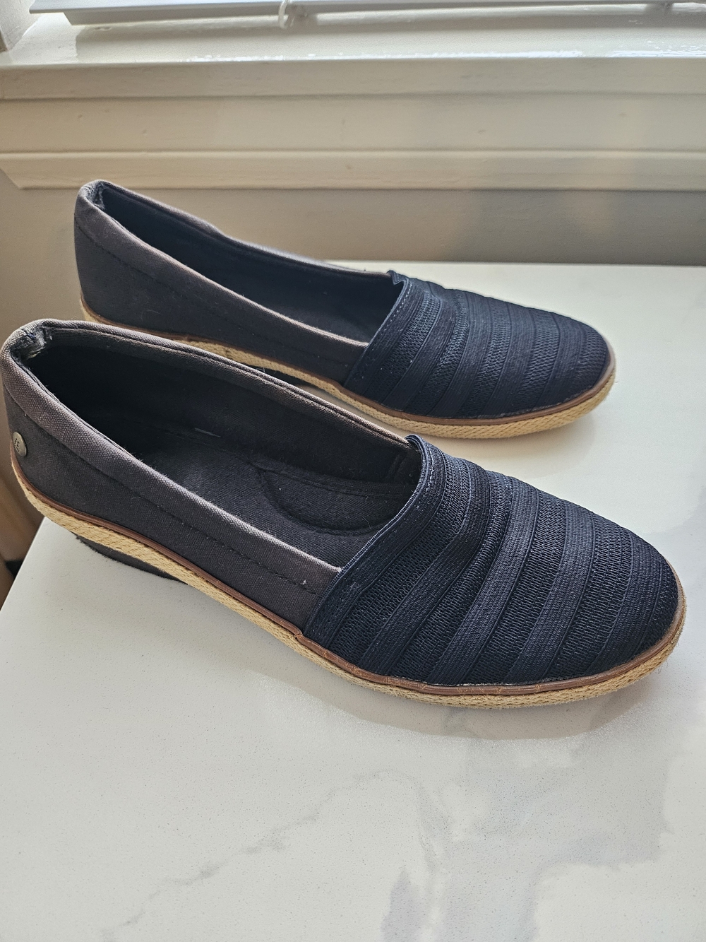 Women's Grasshoppers Matte Black Espadrille Flats Comfort Shoes Size 6m.